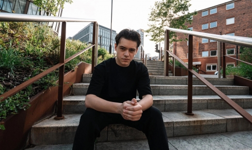 Alex Farell Announces Debut Album ‘Youngest In Charge’ on HEKATE
