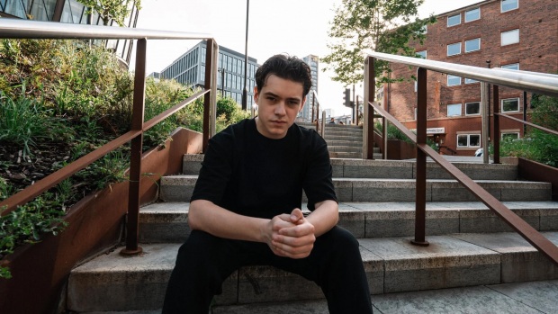 Alex Farell Announces Debut Album ‘Youngest In Charge’ on HEKATE