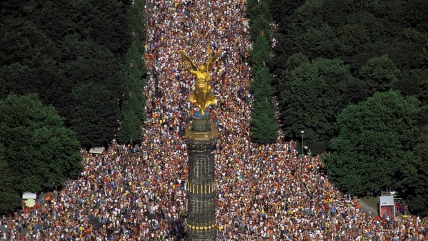 New ARD Documentary Traces the Love Parade’s Legacy and the Rise of Rave The Planet